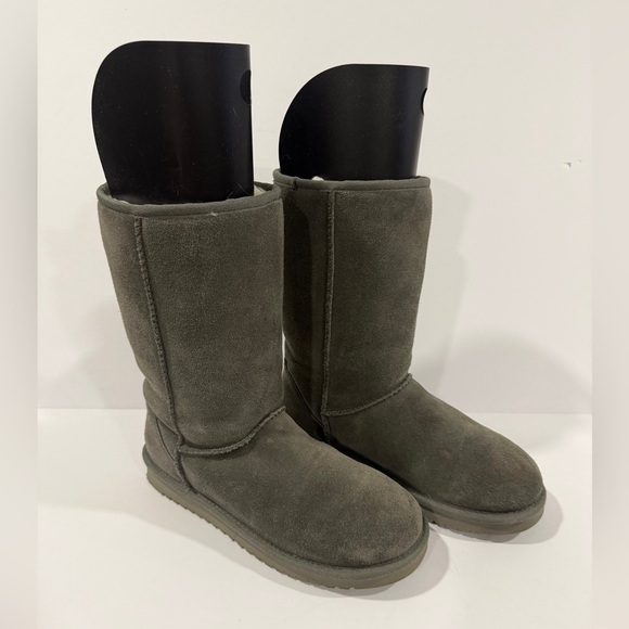Koolaburra Shoes - Koolaburra by UGG Tall Gray Shearling Boots Women’s 7 Classic Cozy Winter